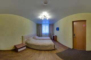 Гостиница Кама Ижевск Двухместный номер эконом-класса с 2 отдельными кроватями-1