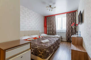 Гостиница Кама Ижевск Cемейный номер с собственной ванной комнатой-1