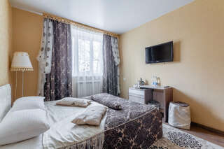 Гостиница Кама Ижевск Семейный номер с общей ванной комнатой-7